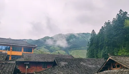 Jiabang Terrace Yunshuijian Chinese Inn Отели рядом с достопримечательностью «Jiachecun»