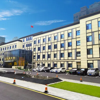 Dongyuan Building Hotel Hotels near Lixia District