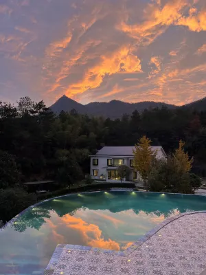 SJXZ •  Mountain Beauty Hotel