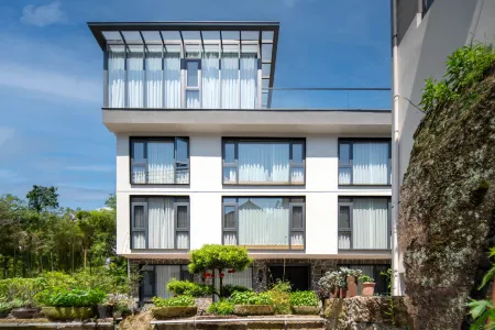 Jinyun Stone Stream Homestay (XianDu Scenic Area Branch) Отели в г. Цзиньюн