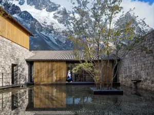 Popular Cultural Hotels in Yulong