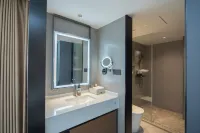 Oriental Lily Hotel