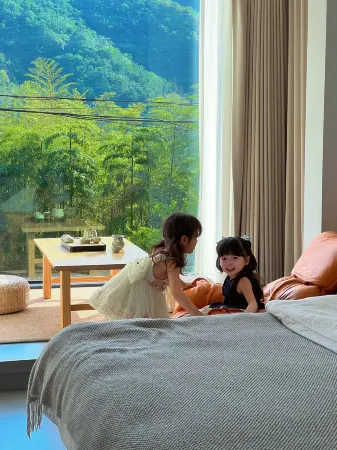 Anji Yifu Homestay (Canglong Baipu Branch) Отели рядом с достопримечательностью «Jiulongxia Scenic Area»