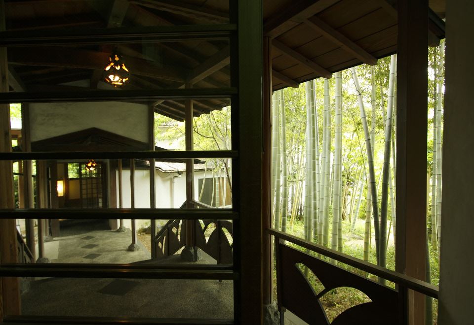 전통적인 료칸인 Yoshiharu Ryokan의 아름다운 외관 모습