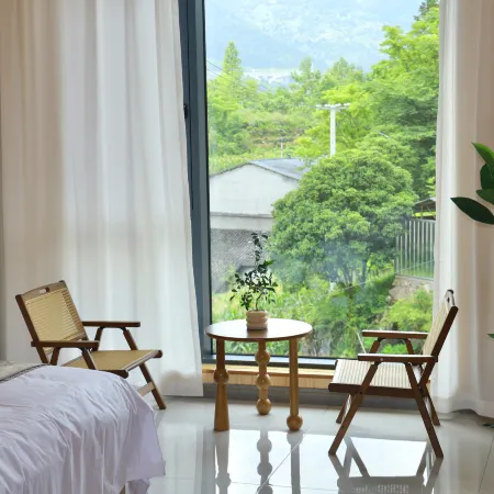 Hefeng Yuan Homestay