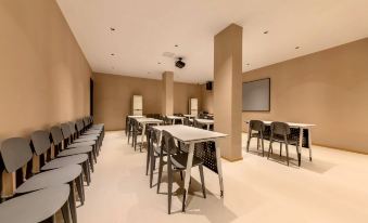 Yasheman Hotel (Tianmen Luyu Plaza)