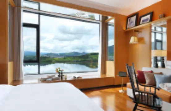 Songzan Linli Xueshan Hupo Jingguan Hotel (Shangri-La Ganden Sumtseling Monastery Scenic Area)