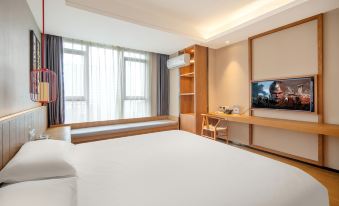 Xinxin E-sports · Cinema Hotel (Yigao Square Branch, South Huaihai Road)