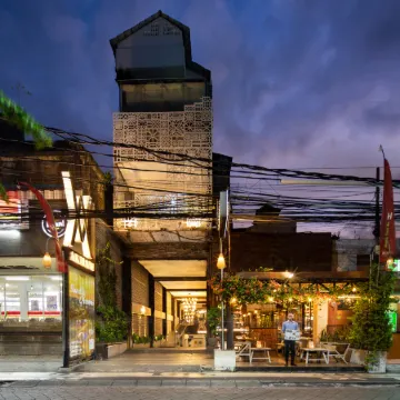 The Akmani Legian