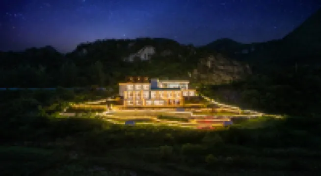 Yunxi Waterfall Viewing Cliffside Homestay, Guanling