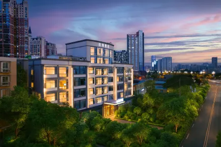 Pofei Hotel (Chengdu Exhibition Center Huayang Subway Station Ocean Park) Отели рядом с достопримечательностью «Singapore-Sichuan Hi-Tech Innovation Park»