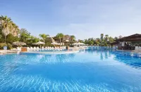 PortAventura Hotel Roulette - Unlimited access to PortAventura Park & 1 access to Ferrari Land - Pools