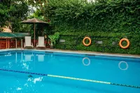 Ahadiat Hotel & Bungalow - 4-Star