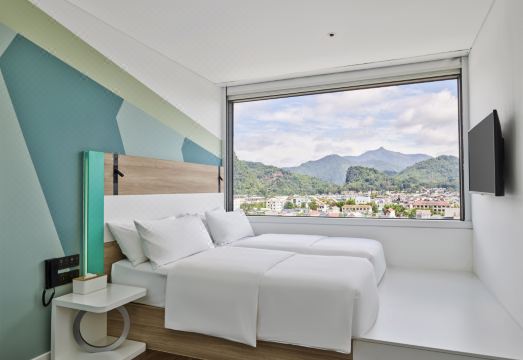 4. 트루 바이 힐튼..