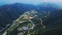 Xinfeng Lingnan maple leaves World - con vistas a la montaña