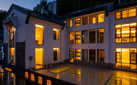 Laojun Mountain Linyin Hotel (Yunjing Cableway) Отели рядом с достопримечательностью «Zhaigou»