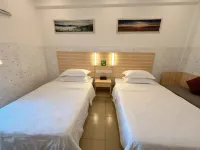 Tianhong Hotel (Nanning Sulu Subway Station Anji Passenger Transport Terminal Subway Station Branch)