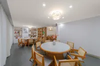 Hidden Dust Retreat - breakfast
