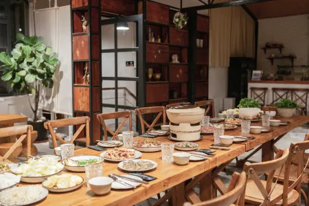 Meiyu Shiguang Hostel Отели рядом с достопримечательностью «Thean Hou Ancestral Temple (Mazu Birthplace)»