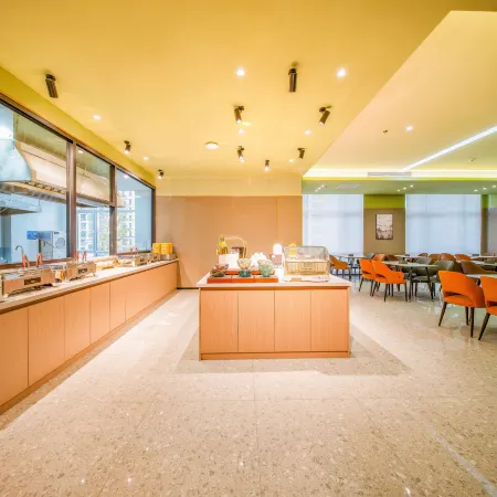 GreenTree Inn Express Hotel (Jiulong Hui Liqun Shopping Plaza)