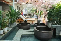 Eryuan Niujie Renjia Hot Spring Inn