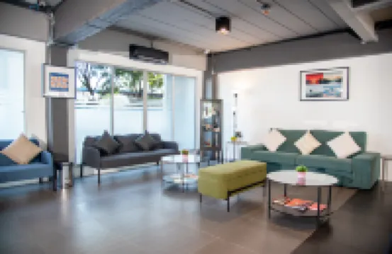 廊曼機場IU飯店