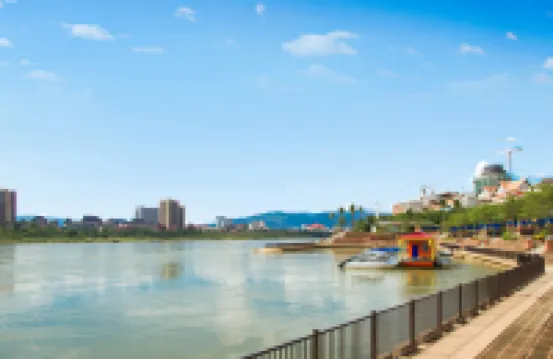 Lanyueju Riverside Vacation Boutique Stay (Gaozhuang Xishuangjing Starlight Night Market)