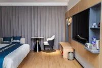 Huandao Holiday Hotel (Yuhuan Xincheng Wuyue Plaza) - parking