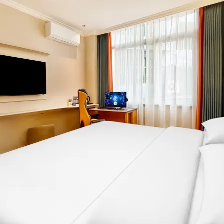 Jingfang E-Sports Hotel (Kaijiang Qiaoxing Central Shopping Center)