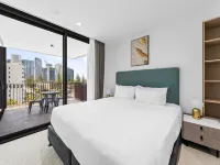 Yves Mermaid Beach Apartment by CLLIX Hotels in Mermaid Beach