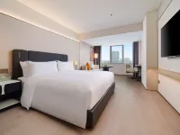 Canton Hotel Guangzhou, Tapestry Collection by Hilton Hotels near Yuexiushan Stadium