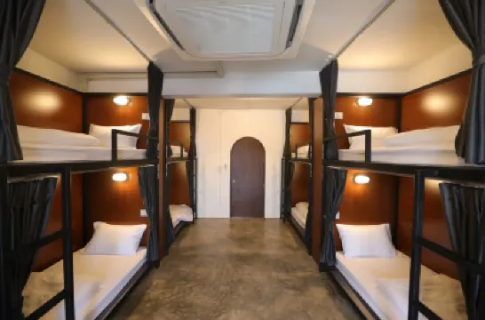 Apartment45 Hostel Hotels near Khlong Toei MRT Station