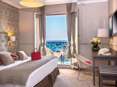 Hôtel le Royal Promenade des Anglais Hotels in Nice Waterfront