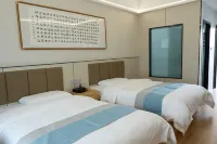 拾叄間·Thirteen Rooms 山野簡奢度假美宿（精河店）