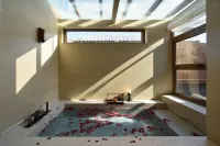 Tingyue Hot Spring Homestay (Xinzhou Ancient City Branch)