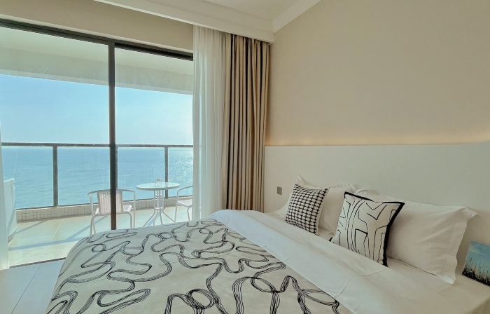 Royal Sea No.1 Sea-view Executive Apartment