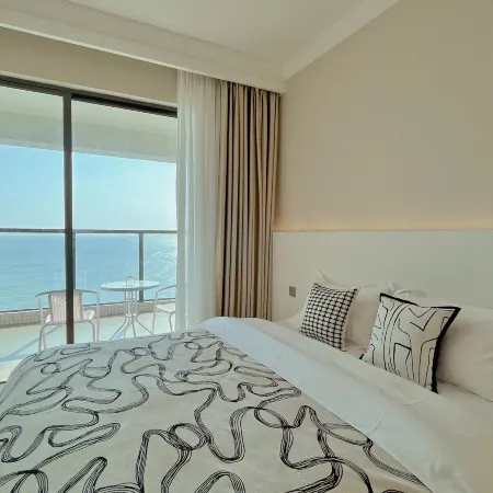 Royal Sea No.1 Sea-view Executive Apartment