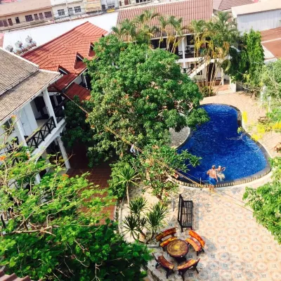 Vientiane Garden Villa Hotel Отели рядом с достопримечательностью «Статуя Фа Нгум»