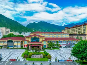 昭君山荘（興山高速鉄道駅）