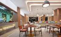 Yilong Holiday Hotel (Wanning Xinglong Tropical Garden Branch) - Mountain view