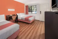 Motel 6 Toledo, Oh - 2-Star