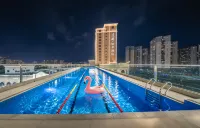 Jianguo · Platinum Hotel (Qinzhou City’s Iconic Restaurant and Food Plaza) - piscina