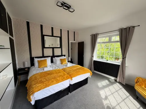 Modern 1 Bed Apartment for long stays - parking