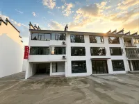 Yunyu Qishan · Terrain Brook Boutique Stay (Qiyun Mountain Scenic Area) - parking
