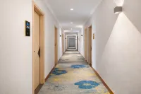 江門·曼楓Elegant Cozy·設計師輕奢飯店（新會葵城中學店） - 停車場