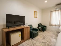 Luxury Hotel Kanchanaburi - parking