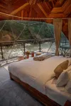 Harness Zipline And Adventure Resort - bar