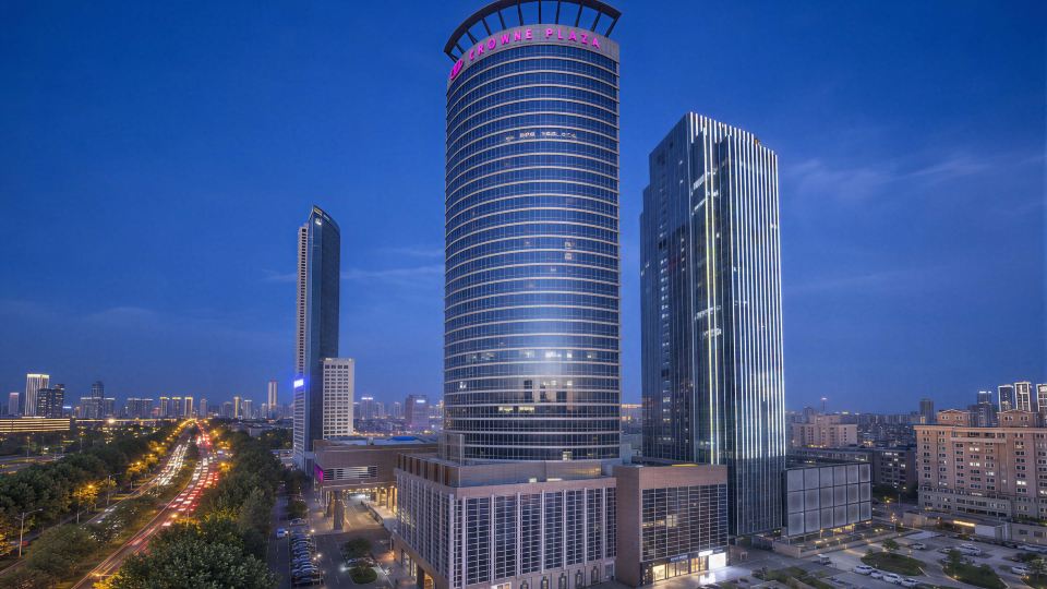 Crowne Plaza QINGDAO by IHG