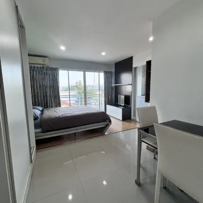 BKK TEAK Hostel Hotel dekat Stasiun BTS - Bearing