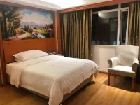 Vienna 3 Good Hotel (Huilai Jinghai Branch)